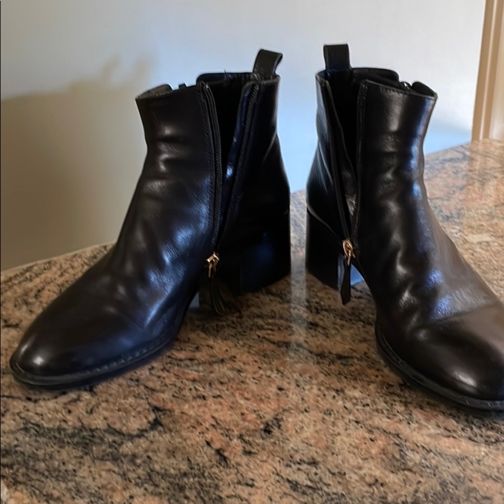 Nursace Italian Leather Booties - Picture 5 of 6